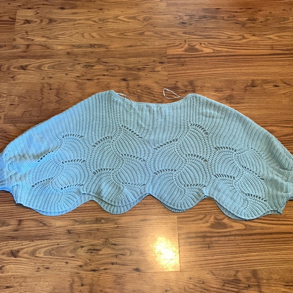 Moon & Madison knit teal poncho sweater - Picture 4 of 5